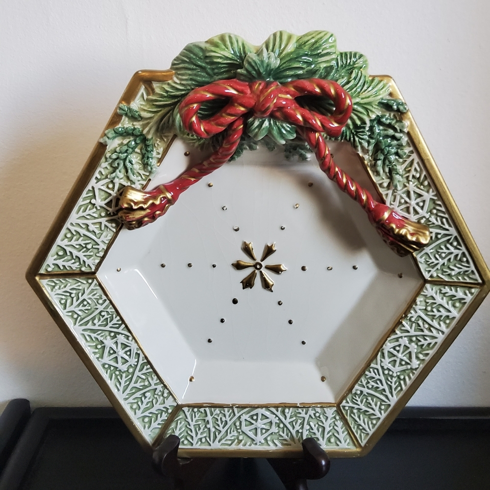Vintage Fitz and Floyd Classics Winter Holiday Santa Plate